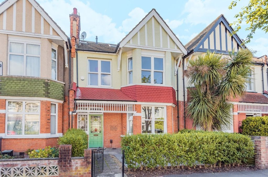 Property photo 1 of 12 610975 (1)