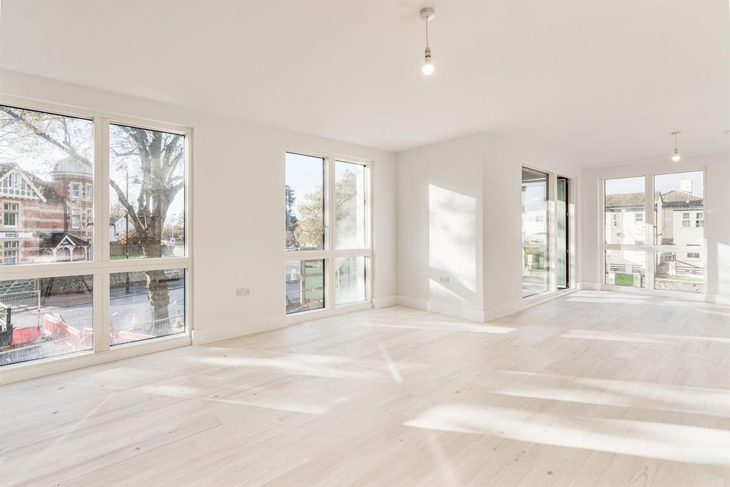 Property photo 2 of 16 Plot 9 Lindfield Place Final-12.Jpg