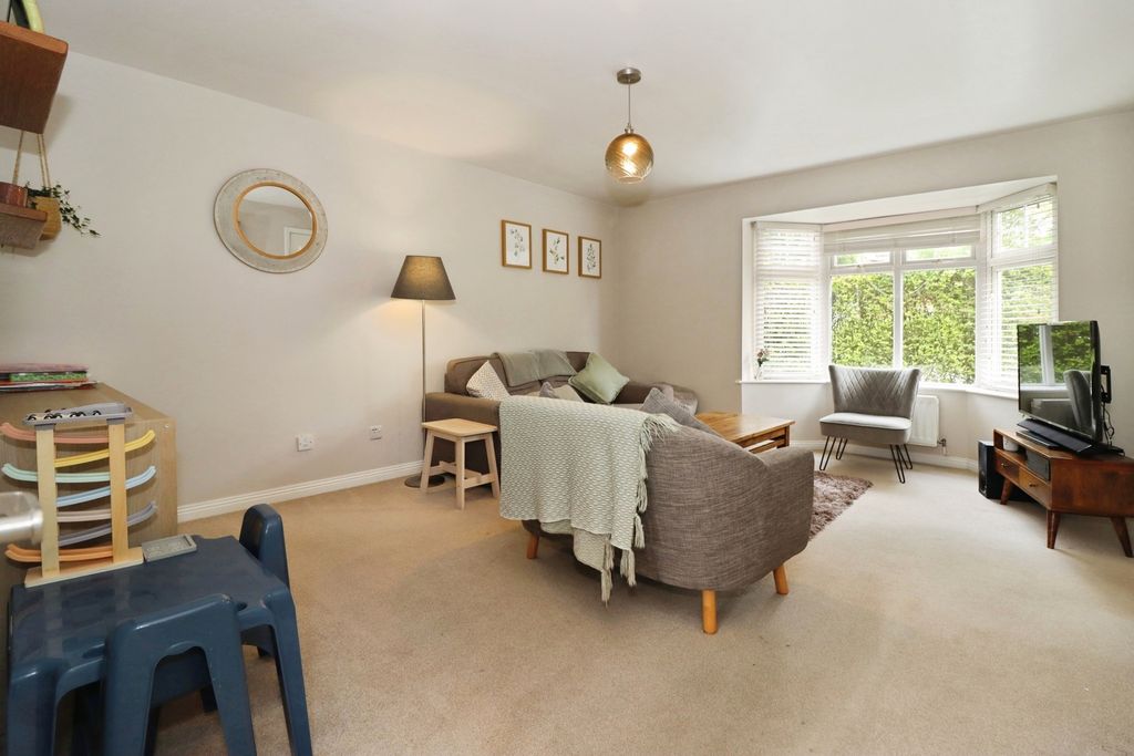 Property photo 2 of 16 Pbox-Img.Jpg