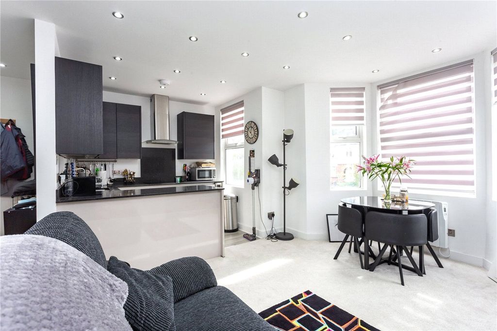 Property photo 2 of 12 Picture No. 04