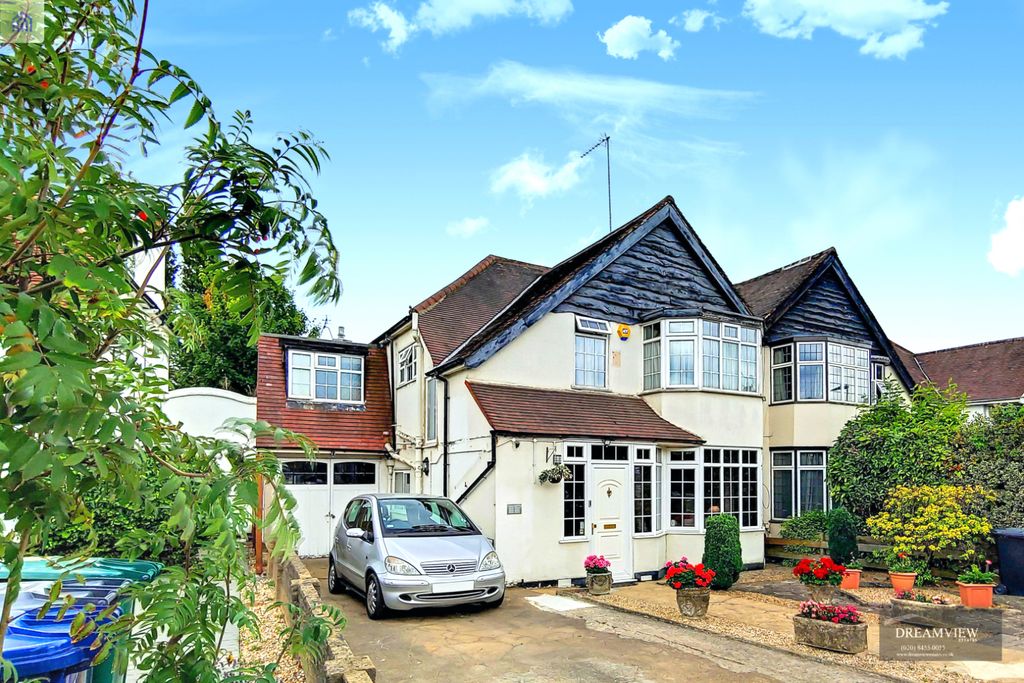 Property photo 1 of 19 4 Bed Semi-Detached House For Sale The Vale, London Nw11