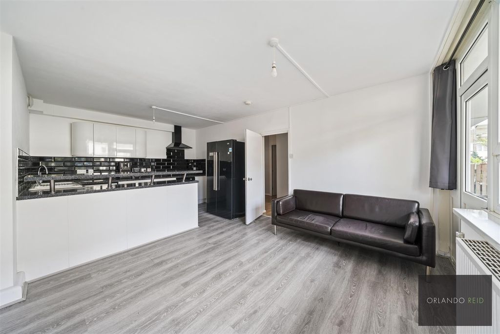 Property photo 1 of 10 Flat 23, Palm Court Se15 6Pb-7.Jpg