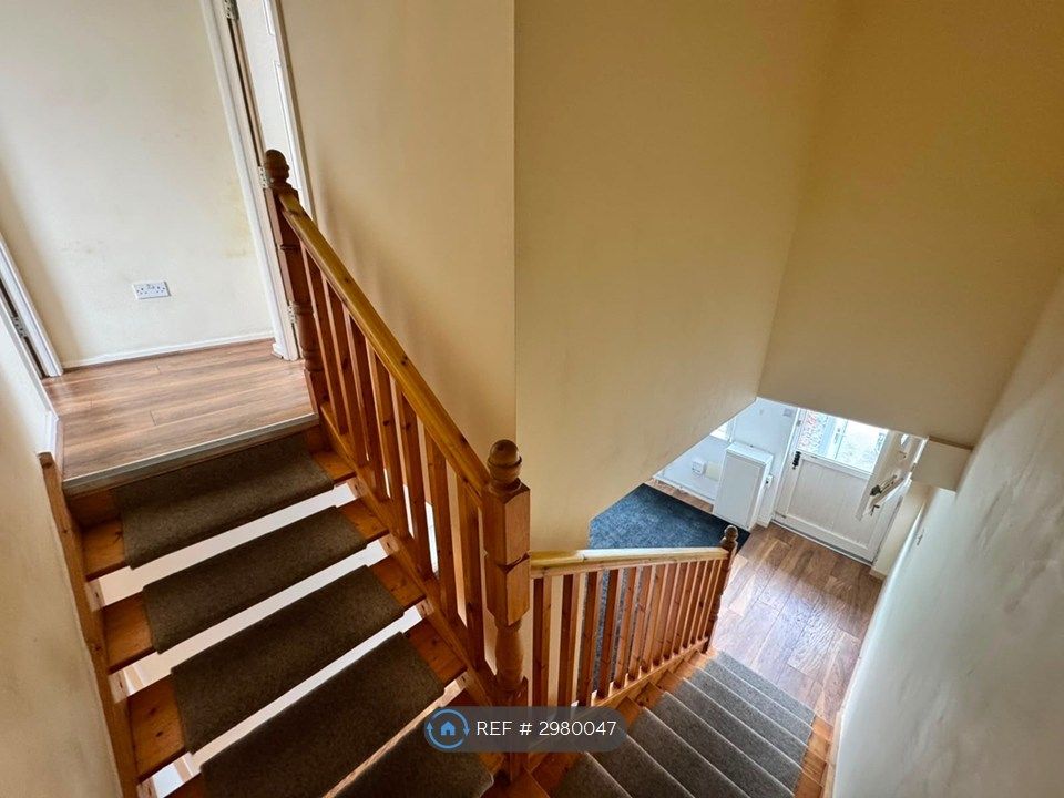 Property photo 3 of 28