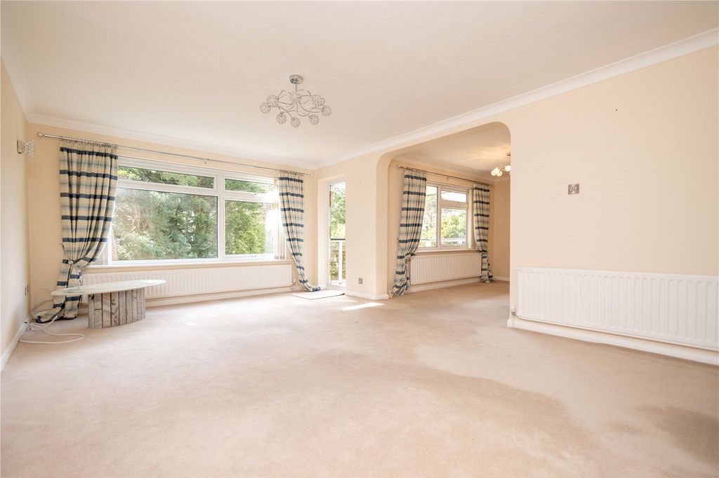 Property photo 2 of 17 Picture No. 11