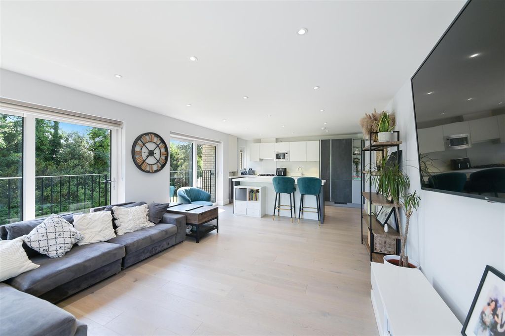 Property photo 2 of 15 Oak View, (10).Jpg