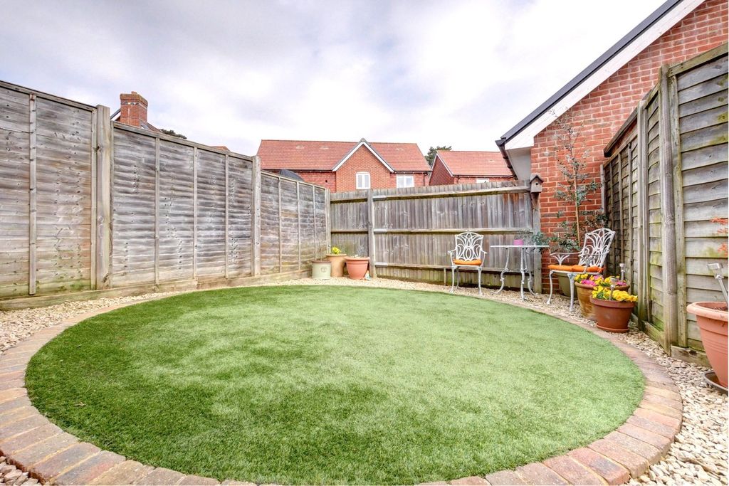 Property photo 3 of 35