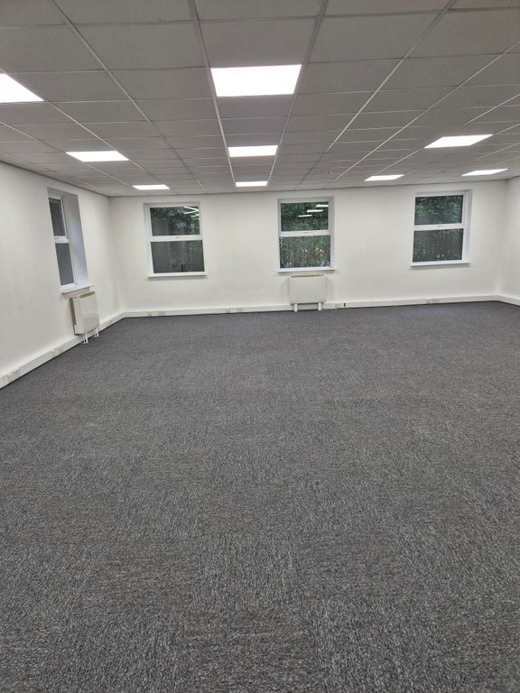 Property photo 2 of 5 Open Plan Office