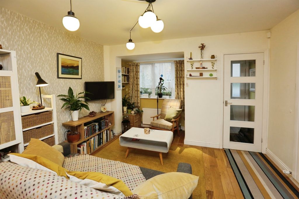 Property photo 3 of 16