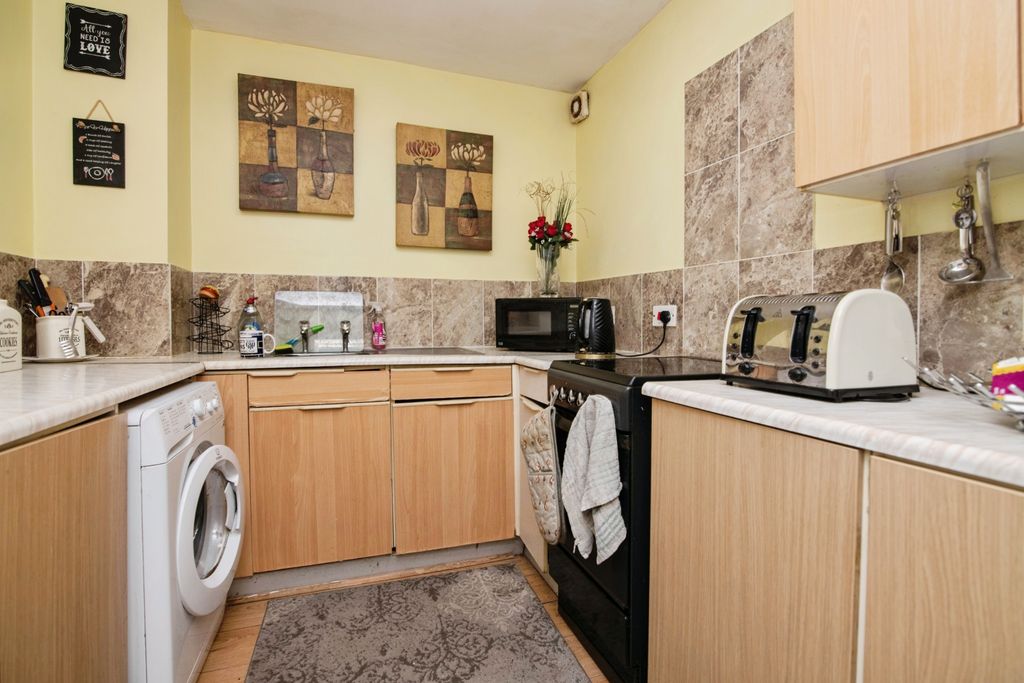 Property photo 2 of 13