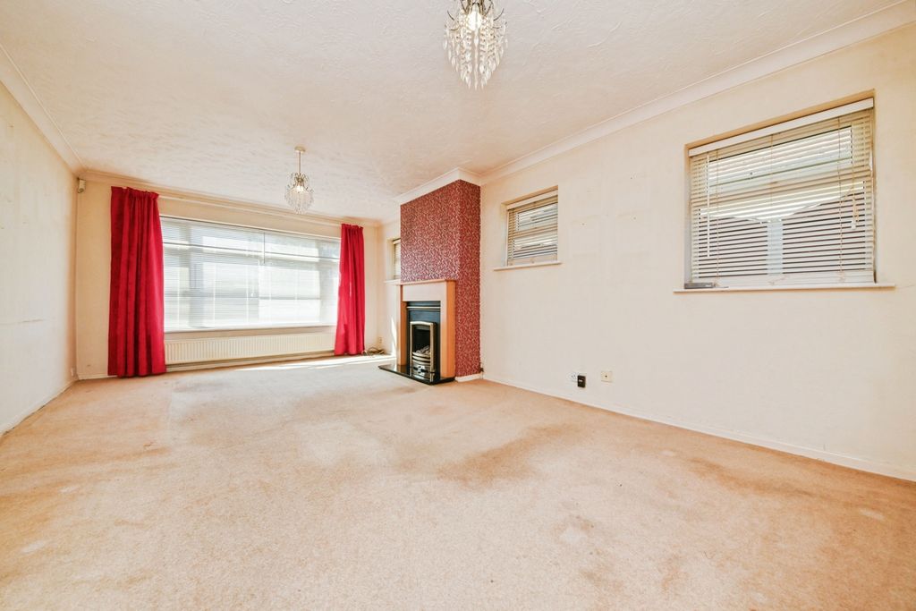 Property photo 2 of 17 Living Room