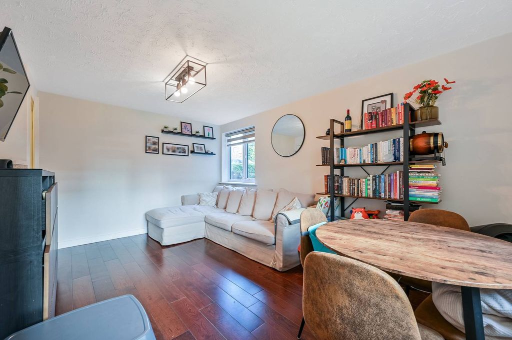 Property photo 3 of 10