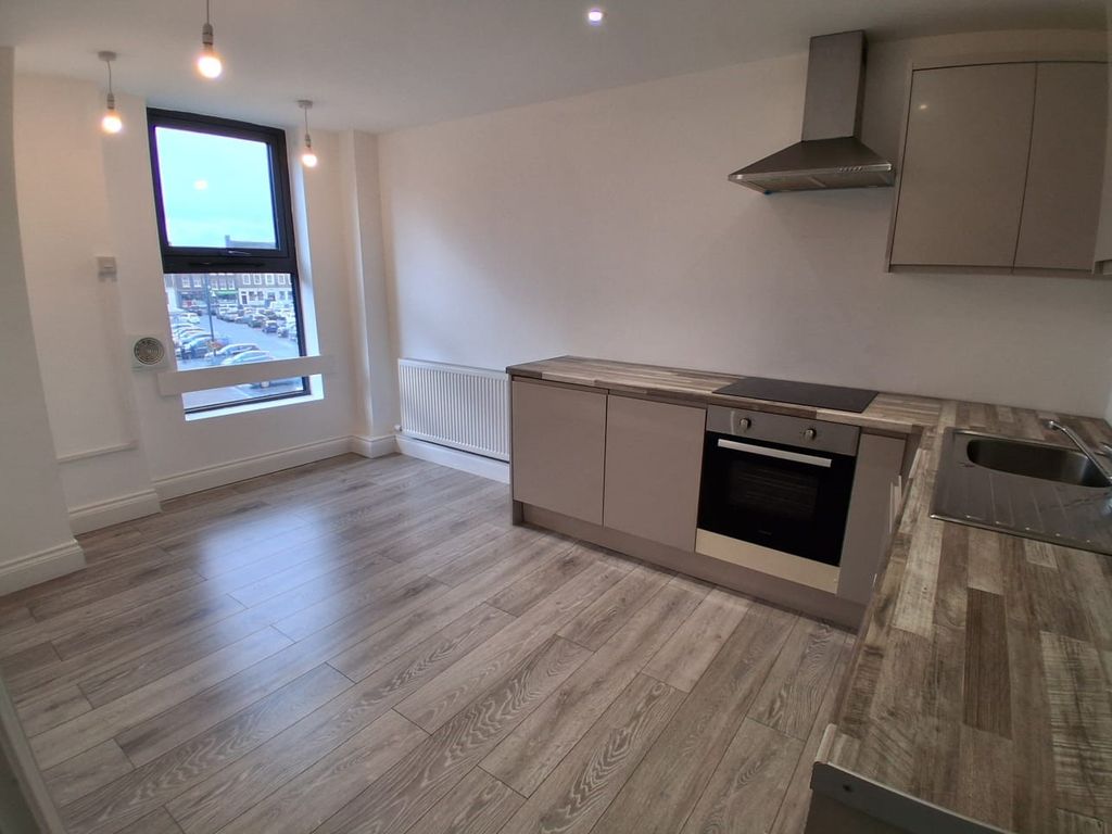 Property photo 1 of 4 Bedroom