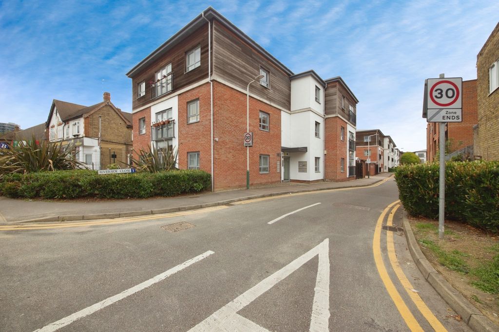 Property photo 1 of 17 Photo