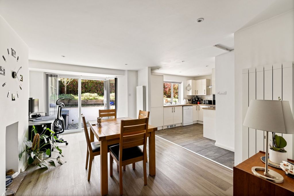 Property photo 3 of 22