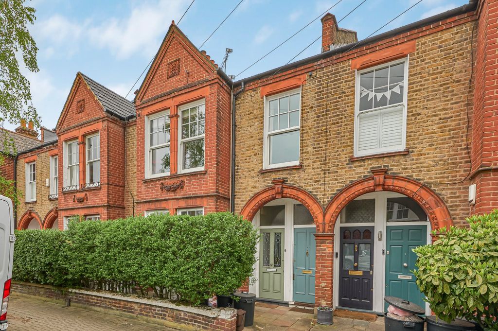 Property photo 2 of 13 Picture No. 16