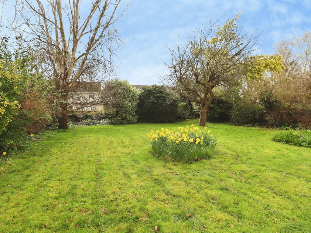 Property photo 2 of 20