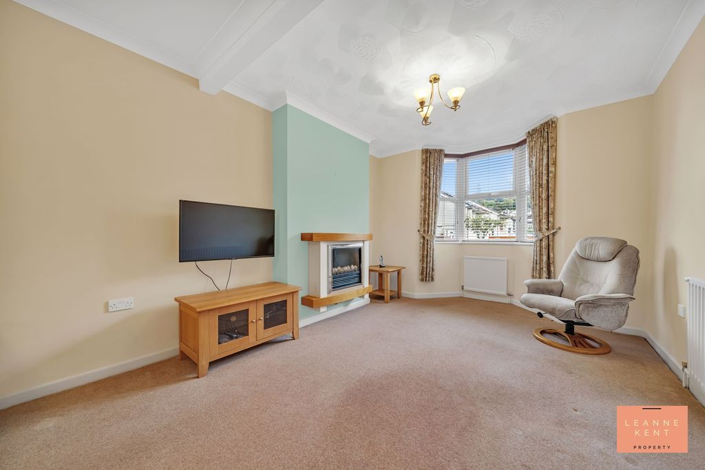 Property photo 2 of 36