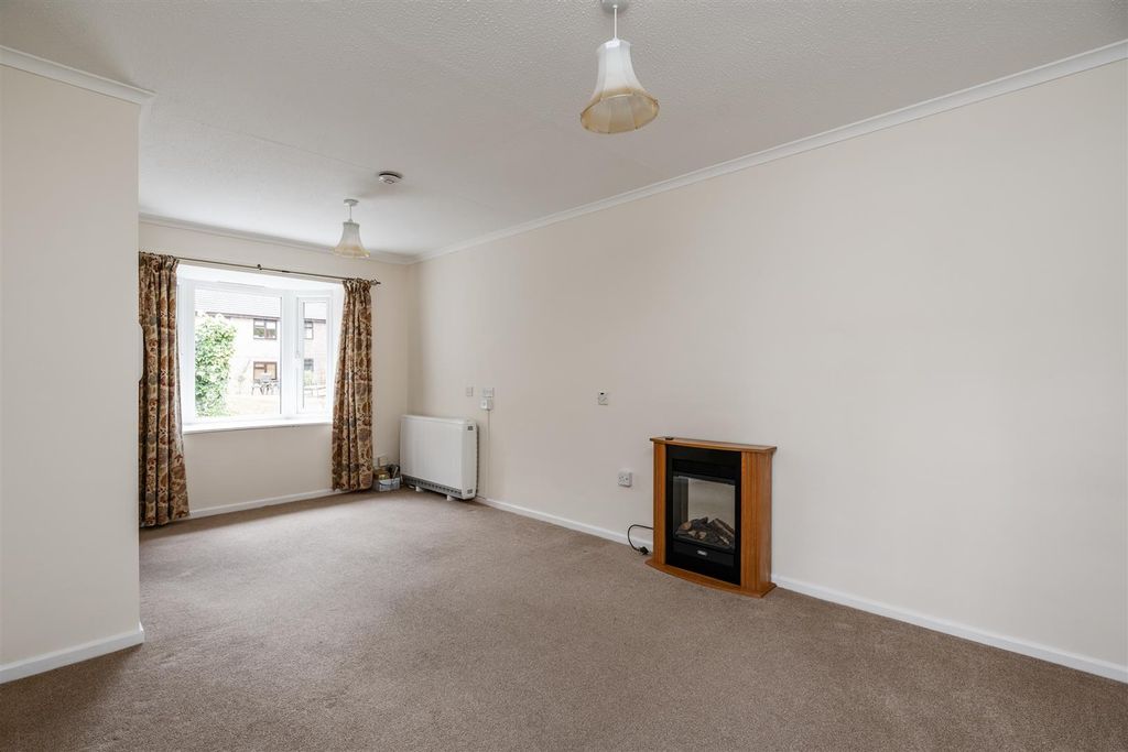 Property photo 2 of 10 77A Poplar Road_1.Jpg