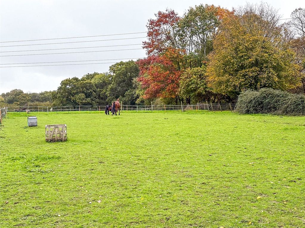 Property photo 3 of 15 Picture No. 02