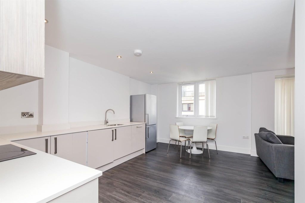 Property photo 1 of 9 Living Room