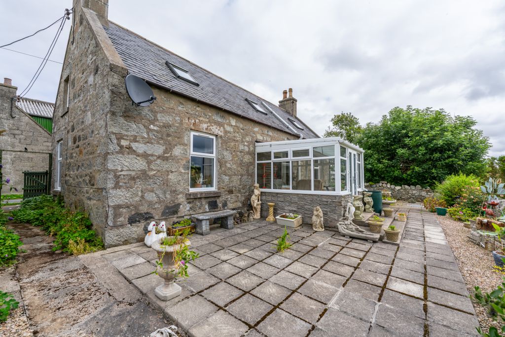 Property photo 3 of 18