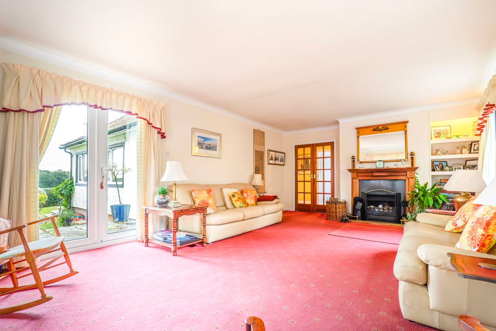 Property photo 3 of 47