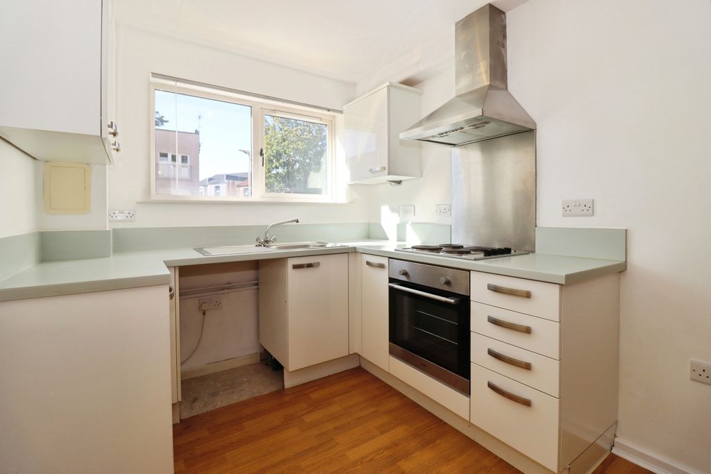 Property photo 2 of 12 Pbox-Img.Jpg