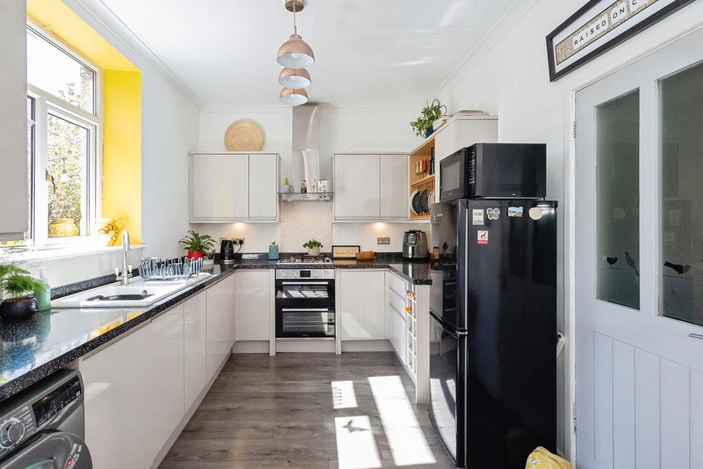 Property photo 3 of 20 Pbox-Img.Jpg