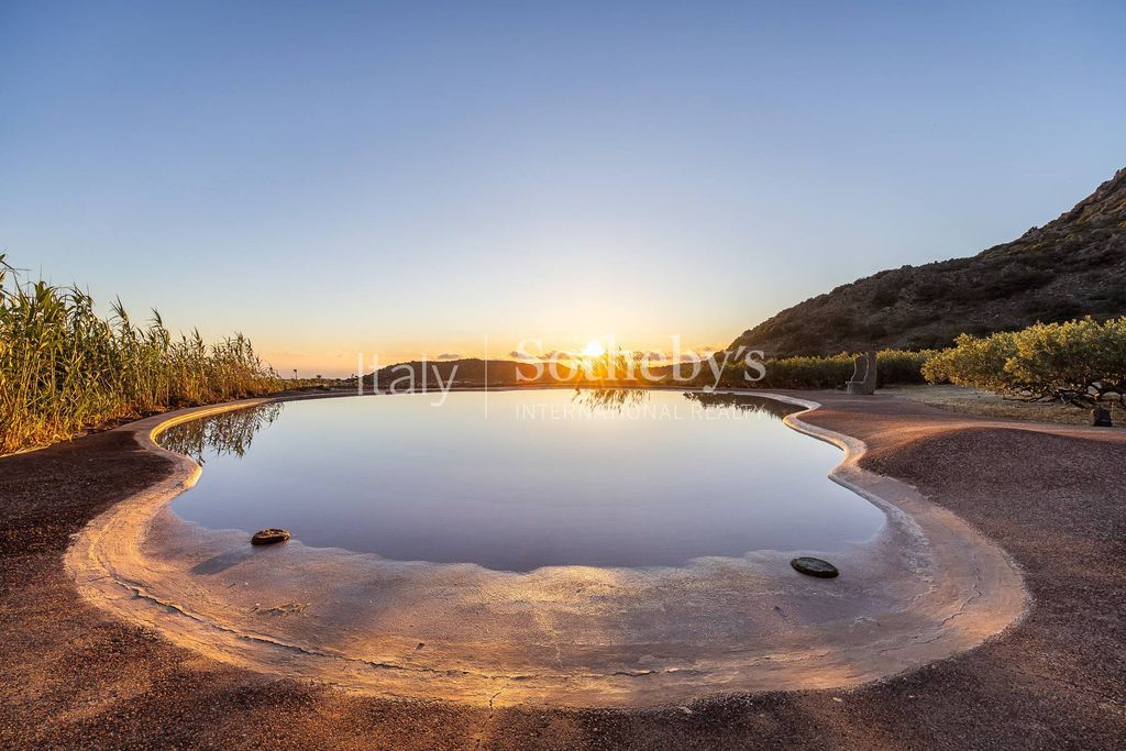 Property photo 2 of 35