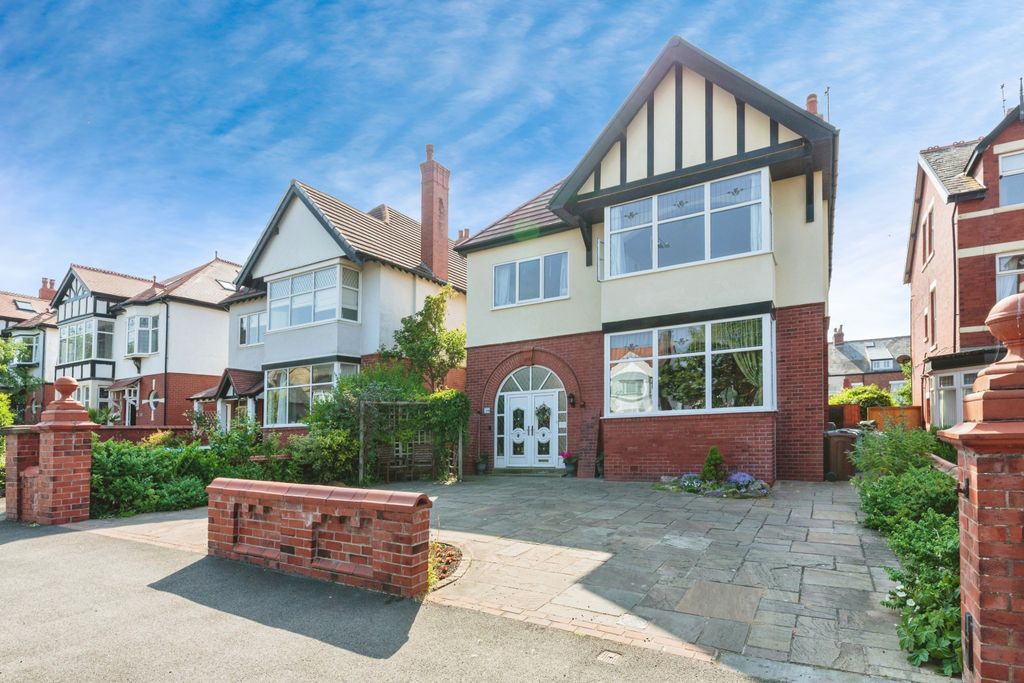 Property photo 1 of 37 Photography