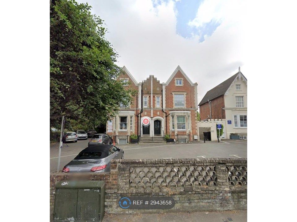 Property photo 1 of 9 42 London Road