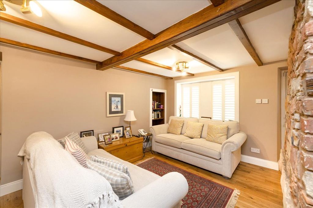 Property photo 2 of 31