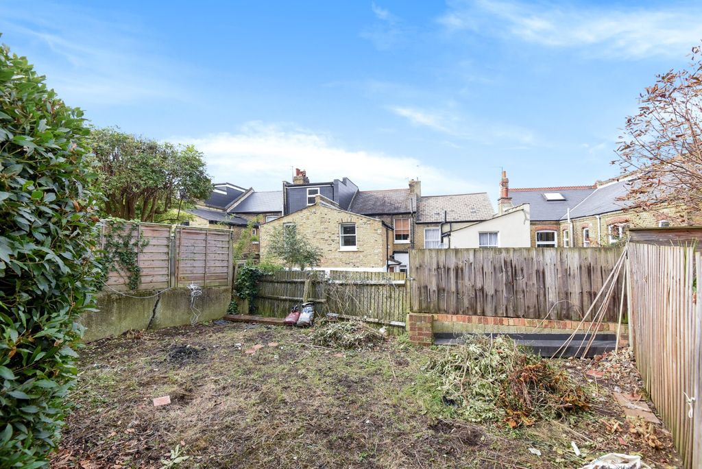Property photo 3 of 8 Picture No. 11
