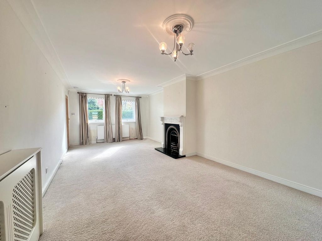 Property photo 3 of 28