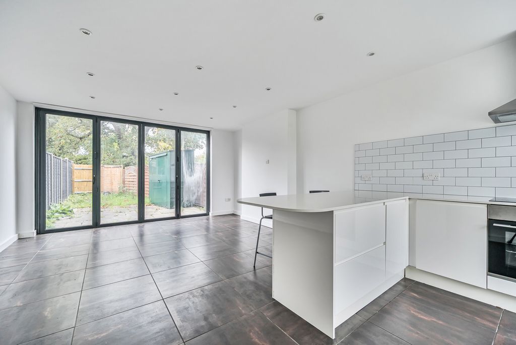 Property photo 1 of 22 1371760-13-68F8F5...