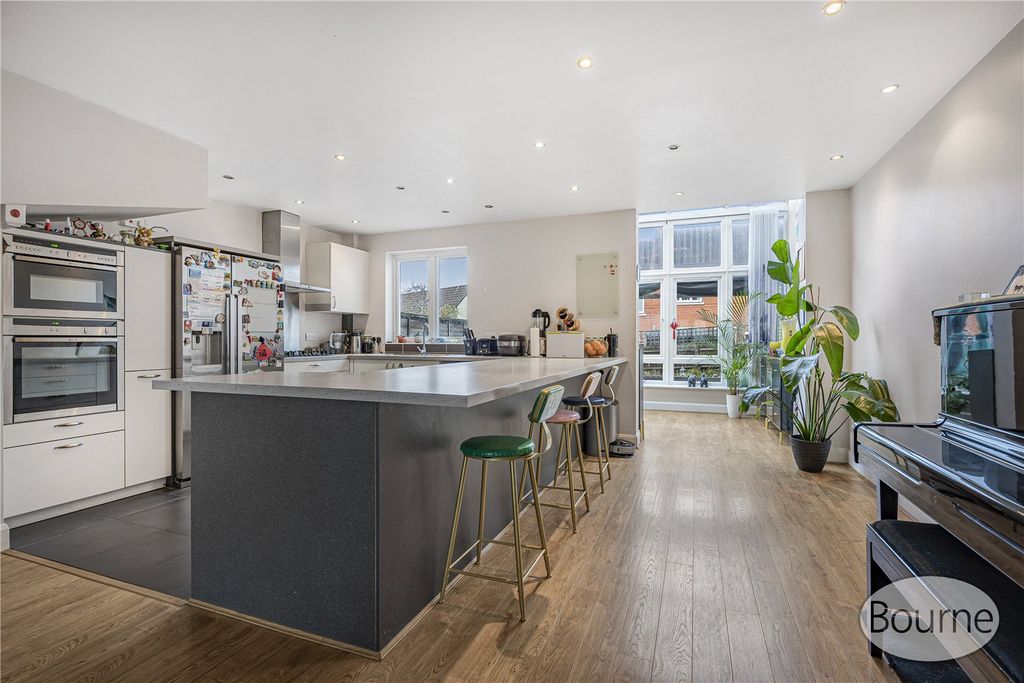 Property photo 3 of 27 Picture No. 25