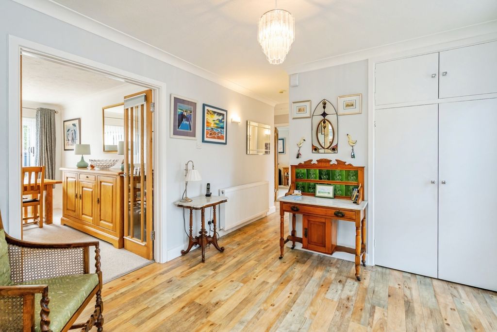 Property photo 2 of 17 Photo