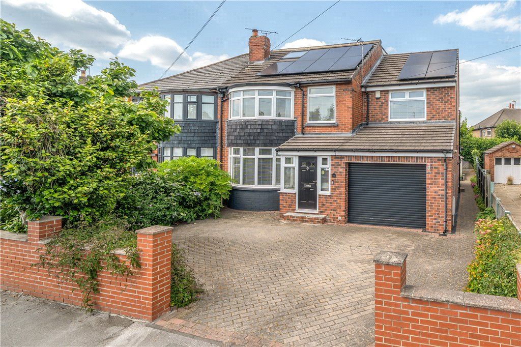Property photo 1 of 19 33 Whitkirk Lane