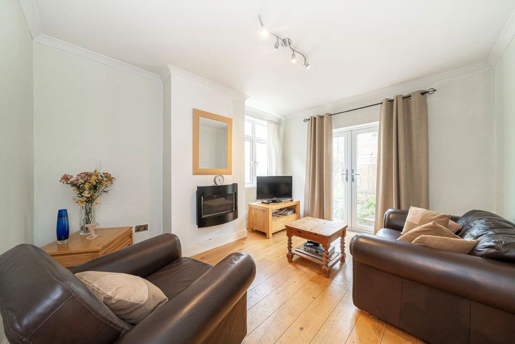 Property photo 2 of 6