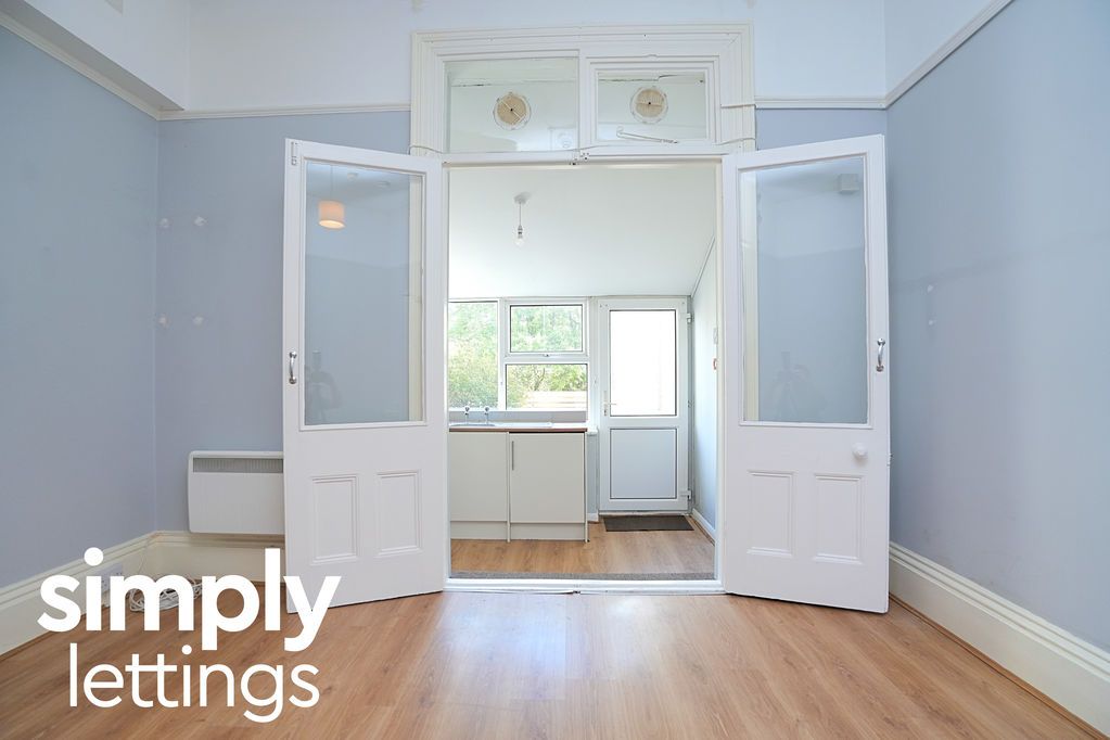 Property photo 3 of 9 Photo 4