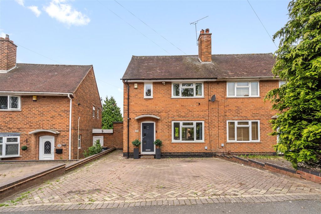 Property photo 1 of 11 52 Cockshutt Hill_20.Jpg