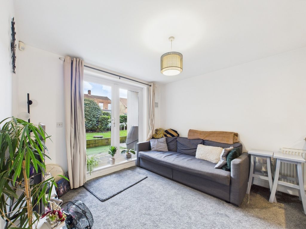 Property photo 2 of 10 4510372