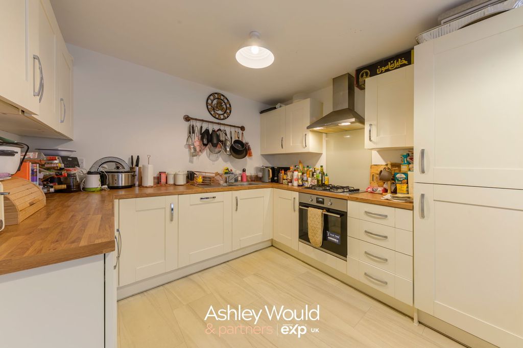 Property photo 2 of 18