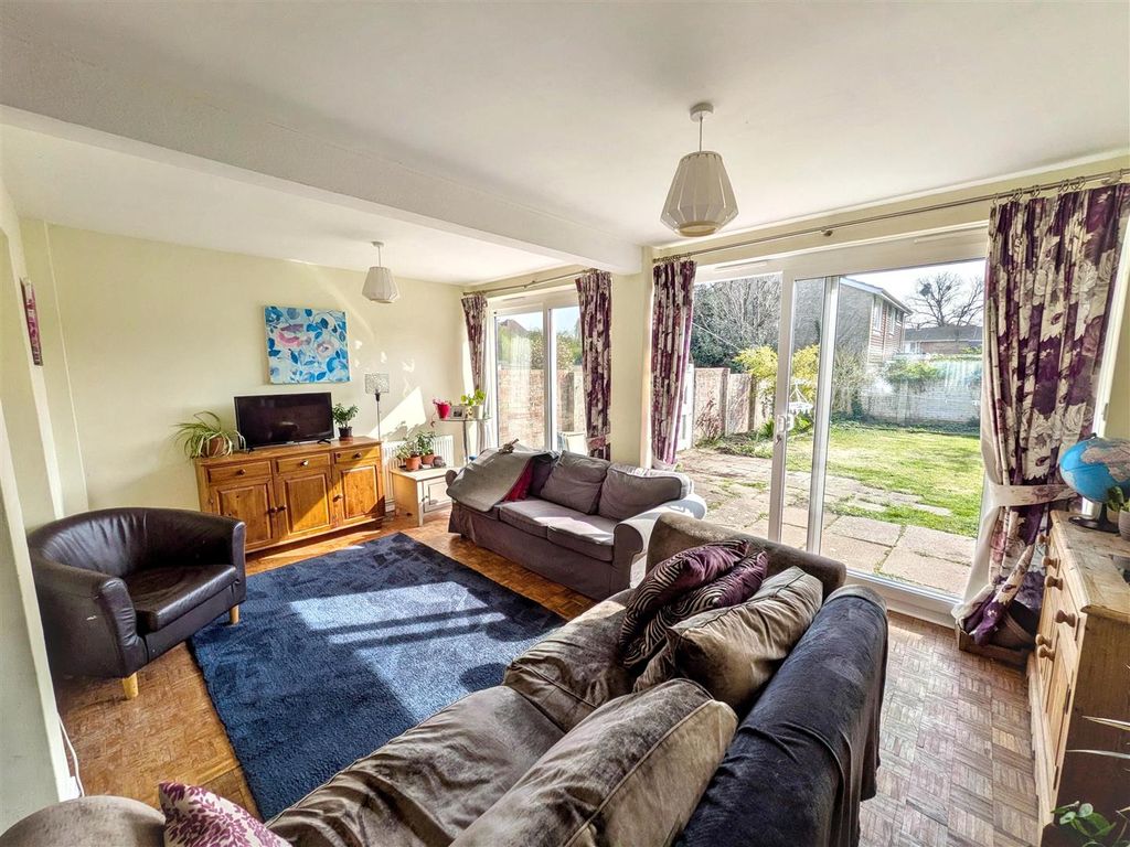 Property photo 2 of 19 Living / Dining Room