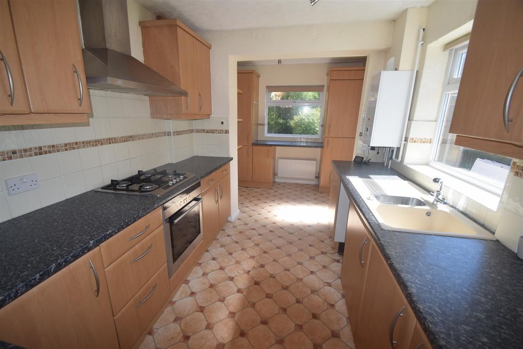 Property photo 2 of 6 Kitchen.Jpg