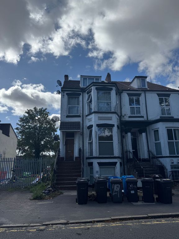 Property photo 1 of 2