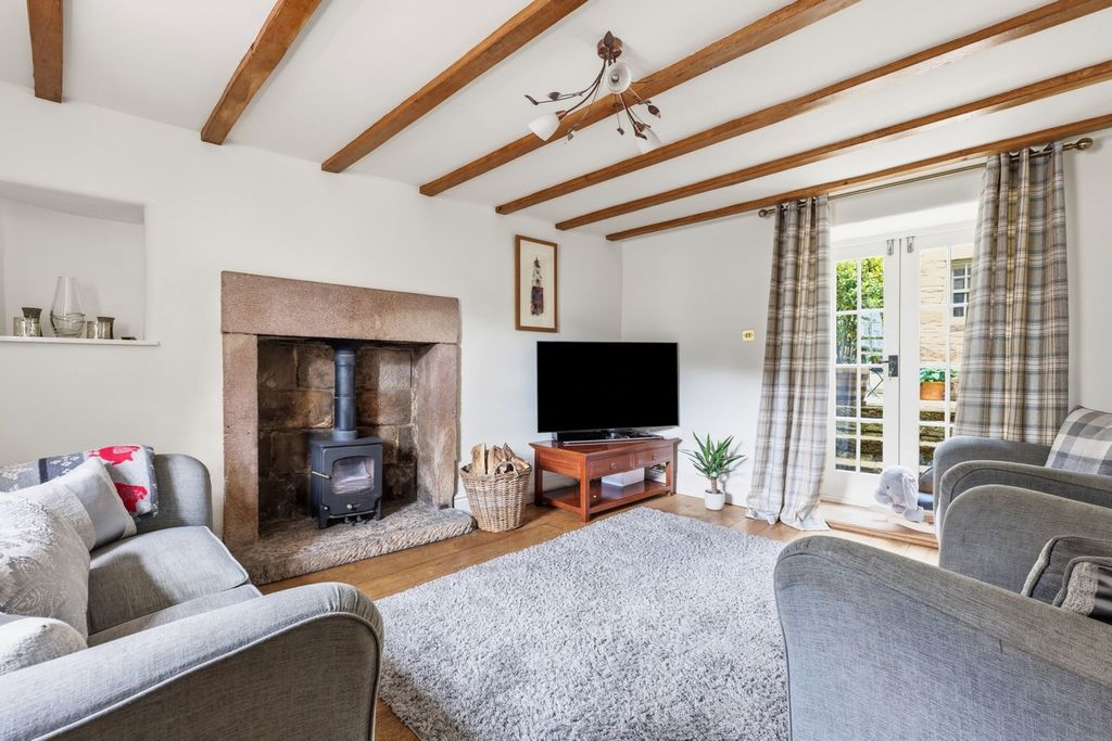 Property photo 2 of 40