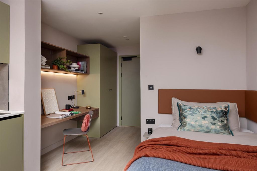 Property photo 3 of 34 9198689.Jpg