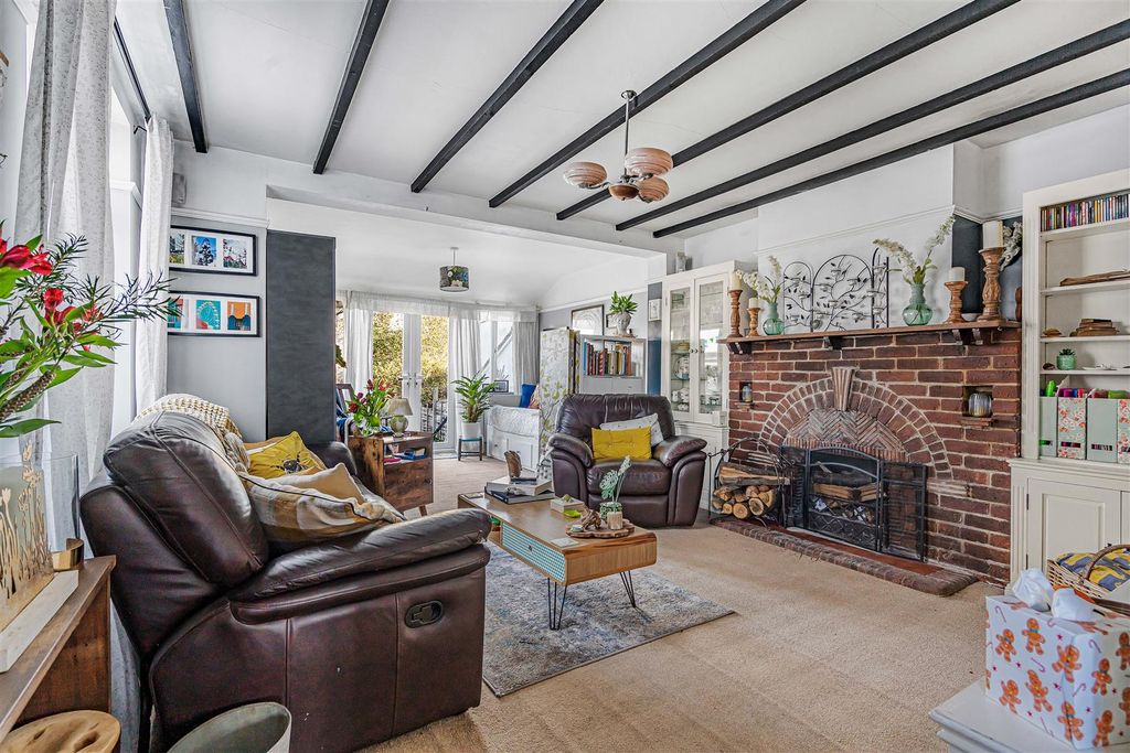 Property photo 2 of 14 21_67255.Jpg