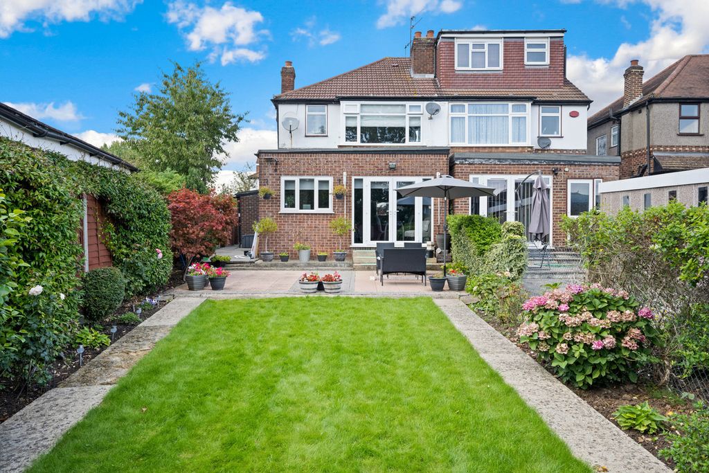 Property photo 2 of 26